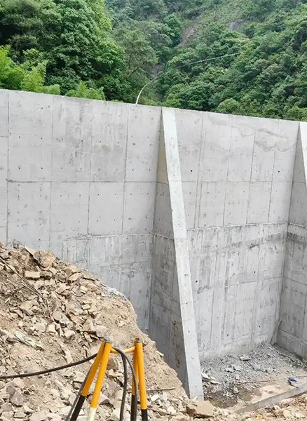 运城河津重力式挡土墙